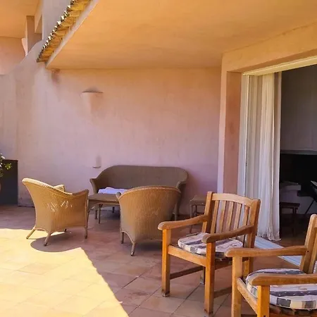 Capicciola, 8 Pers, Piscine, 30 M *