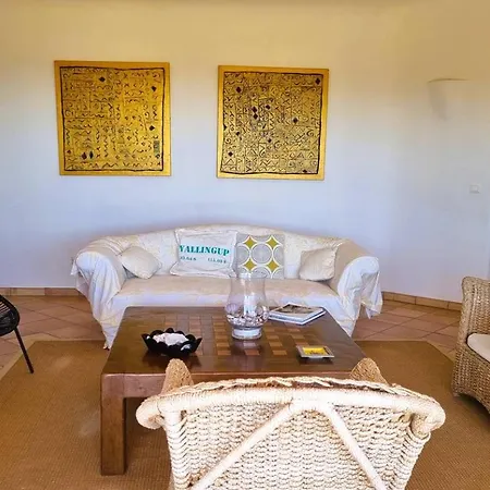 Capicciola, 8 Pers, Piscine, 30 M فيلة Cirendinu