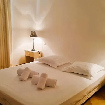 Capicciola, 8 Pers, Piscine, 30 M Villa *