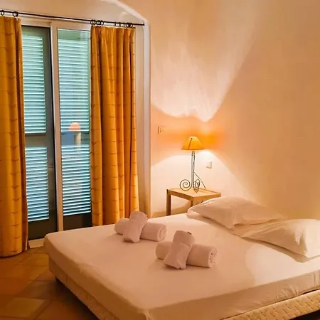 Capicciola, 8 Pers, Piscine, 30 M * Cirendinu